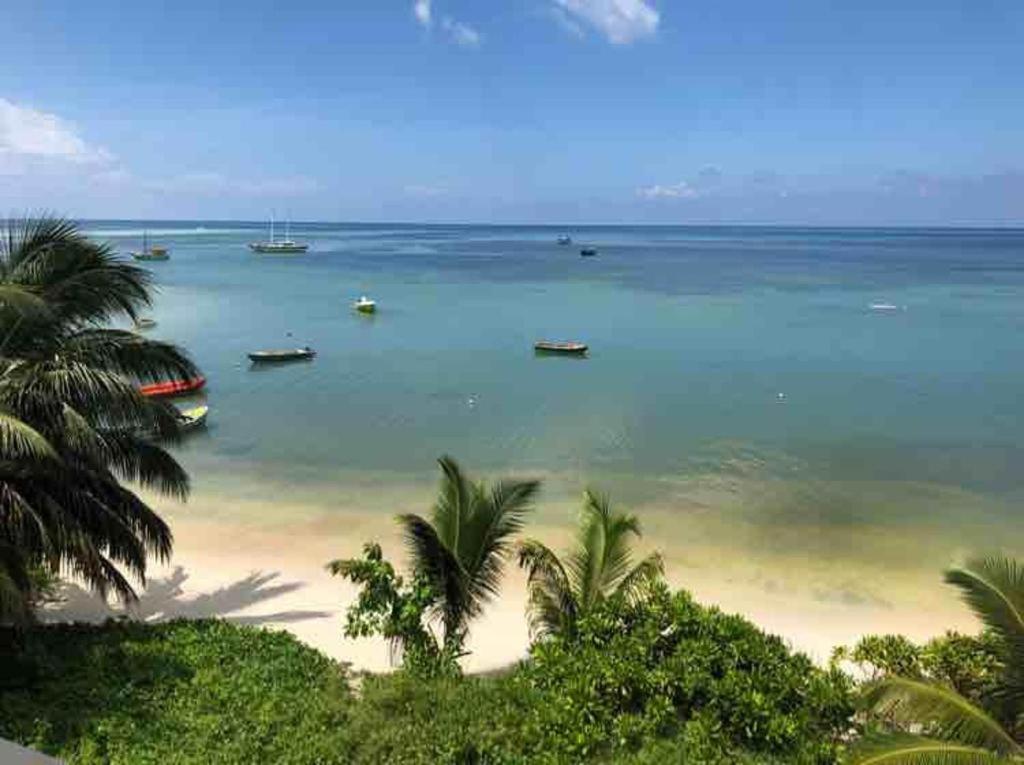 Diamond Plaza Hotel Grand Anse  Exterior photo